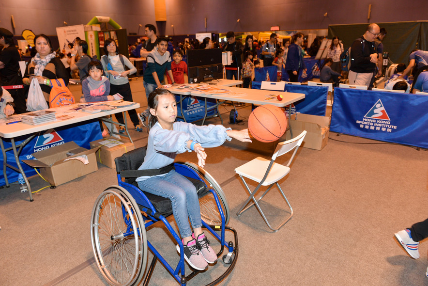 <p>The HKSI hosted two-day Open Day, which aimed at raising public awareness towards the development of high performance sports in Hong Kong through various activities, including &ldquo;Meet the Athletes&rdquo; session, &ldquo;Healthy Kitchen&rdquo;, sports demonstrations and tryouts.</p>
